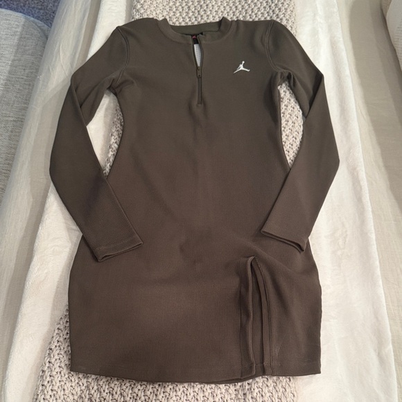 Jordan Dresses & Skirts - Jordan Long Sleeve Dress in Brown/olive greenish